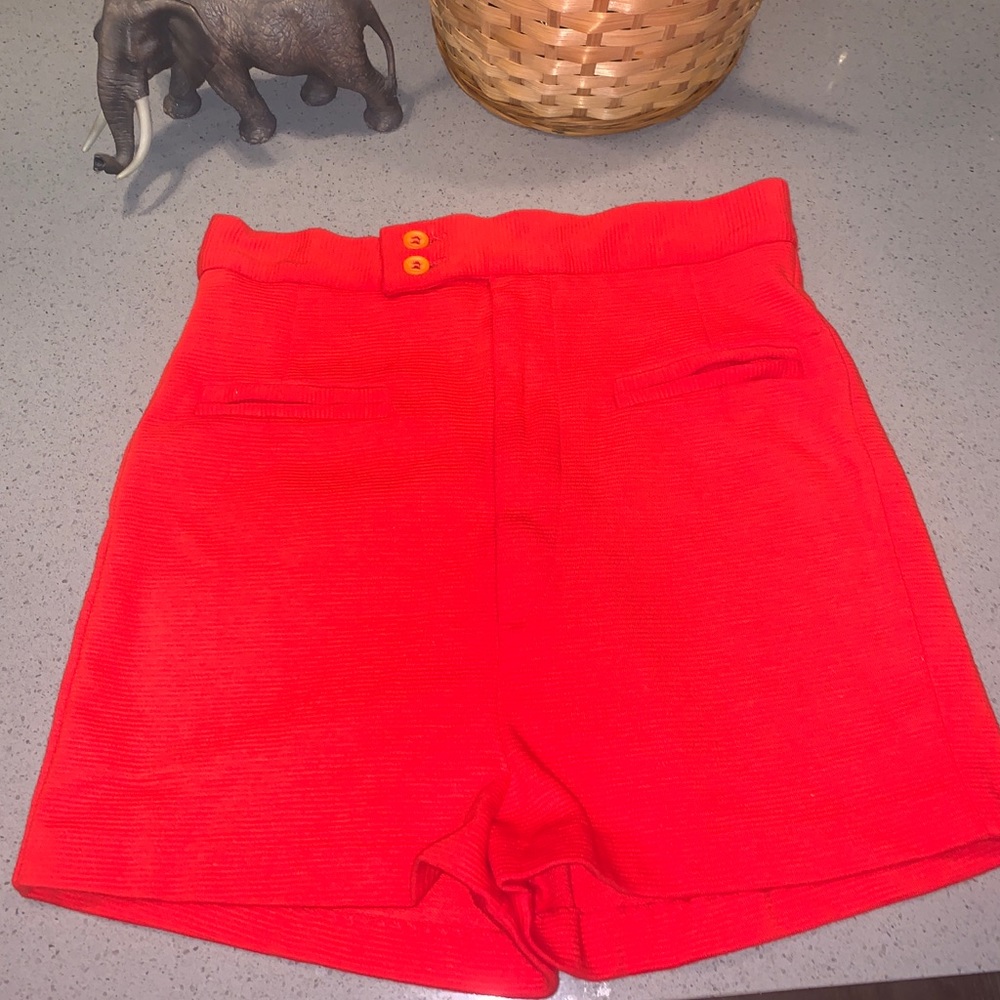Vintage high rise Red Shorts